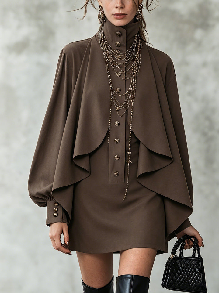 Mini-robe col montant couleur chocolat avec empiècements façon cape