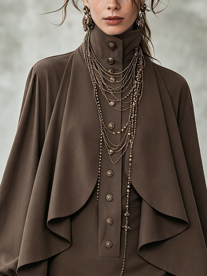 Mini-robe col montant couleur chocolat avec empiècements façon cape