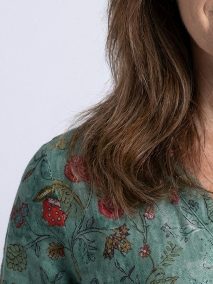 Marina | Robe longue col en V à manches trois quarts et motif floral
