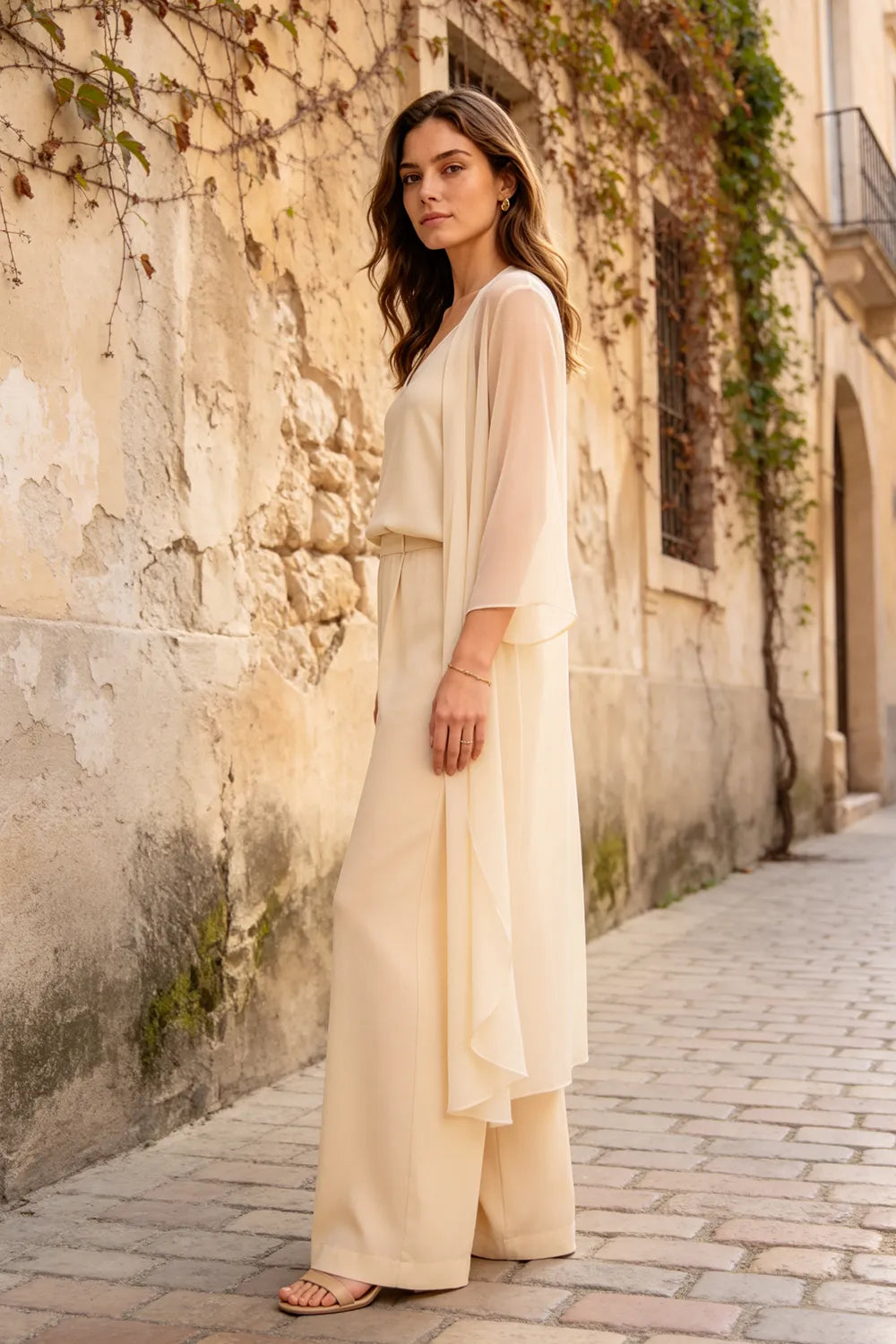 Ensemble raffiné caraco et pantalon avec veste en mousseline